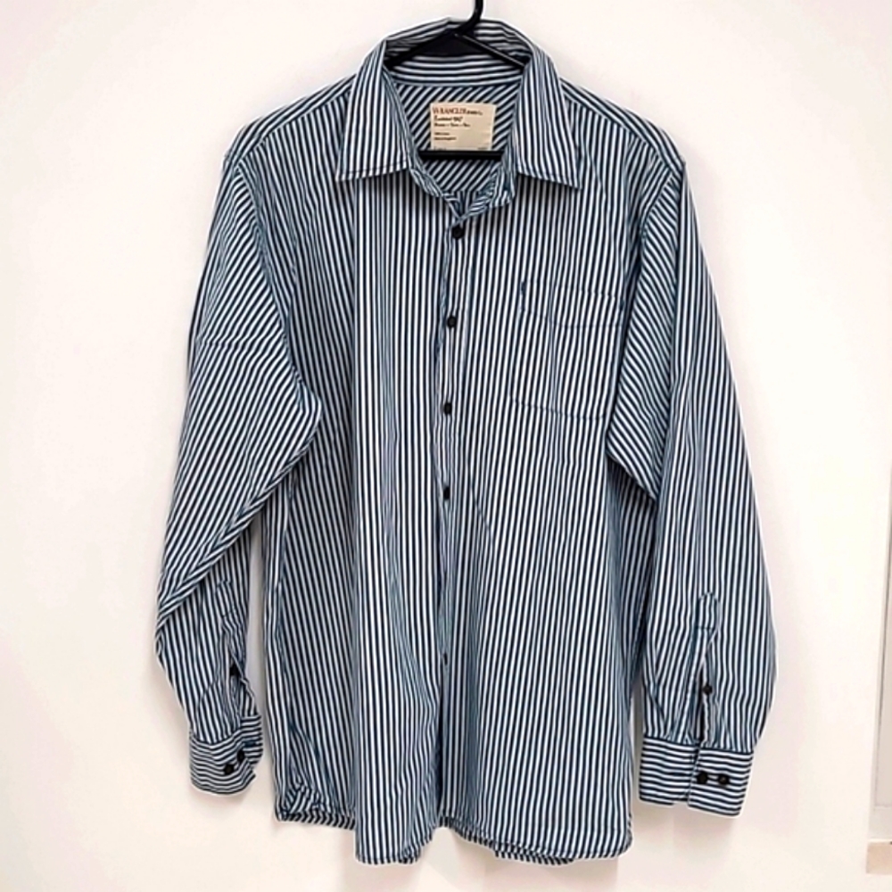 Gently worn man's Wrangler shirt size L